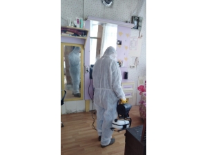 Tuşba Belediyesi Berber Ve Kuaför Salonlarını Dezenfekte Etti