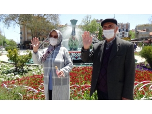 Kütahya’da 65 Yaş Ve Üstü Vatandaşların Sokağa Çıkma Sevinci