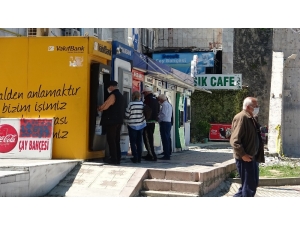 65 Yaş Üstü İlk Banka Hesaplarını Kontrol Etti