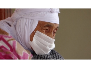 Türkiye’nin En Yaşlı Annesi Emine Nineye Sürpriz Ziyaret