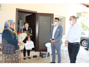 Duygulandıran Anneler Günü Kutlaması