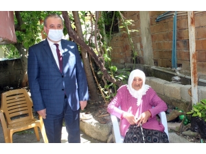 102 Yaşındaki Ayşe Nine "Anneler Günü"nde Unutulmadı