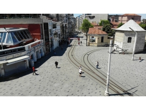 Taksim Meydanı Yaşlılara Kaldı