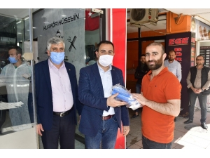 Biga Belediyesi Berber Ve Kuaförleri Dezenfekte Etti