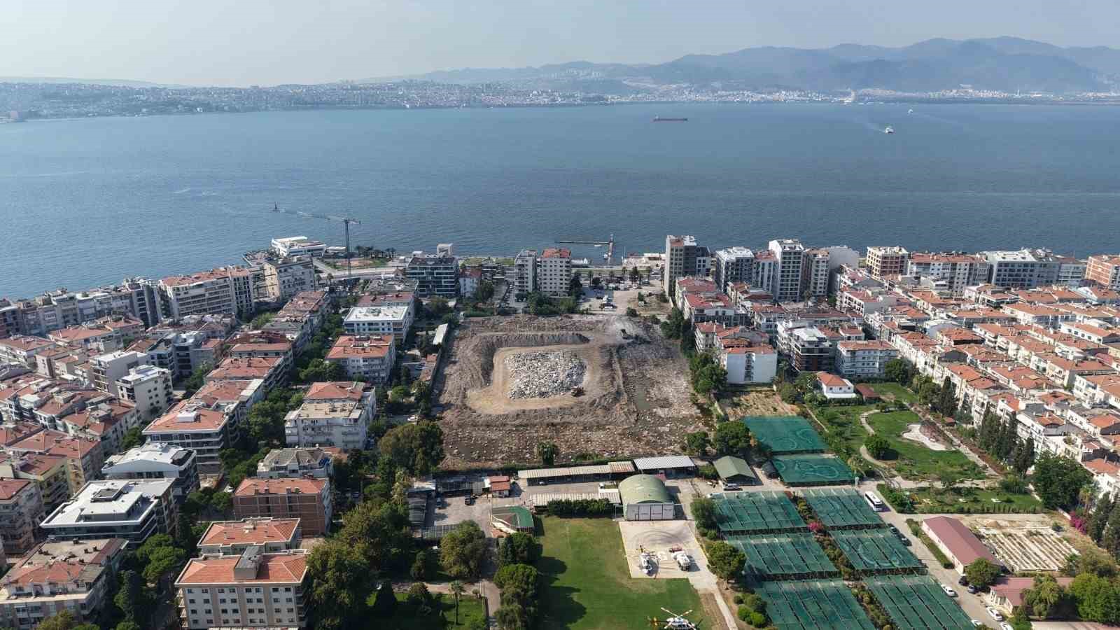 izmir-buyuksehir-karsiyaka-zubeyde-hanim-stadi-ile-ilgili-surec-emin-adimlarla-ilerliyor