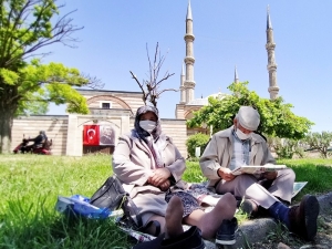 Selimiye Camii Meydanında Dua Ettiler, Özgürlüğün Tadını Çıkardılar