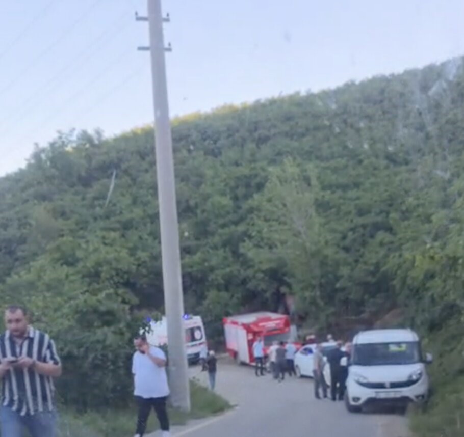 traktore-bagli-ilaclama-motorunun-altinda-kalan-kadin-hayatini-kaybetti