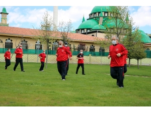 65 Yaş Ve Üzeri Vatandaşlar Uzun Bir Aradan Sonra Spor Yapmanın Mutluluğunu Yaşadı