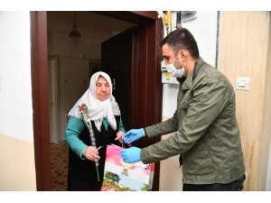 Isparta Belediyesi Anneleri Unutmadı