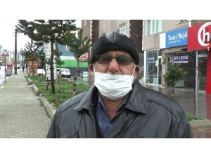 65 Yaş Ve Üzeri Vatandaşlar Uzun Bir Aradan Sonra Sokağa Çıktı