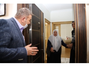 Palandöken’de Şehit Annelerine "Anneler Günü" Ziyareti