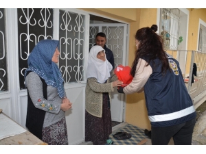 Van Polisinden Şehit Anneleri Ve Eşlerine Ziyaret