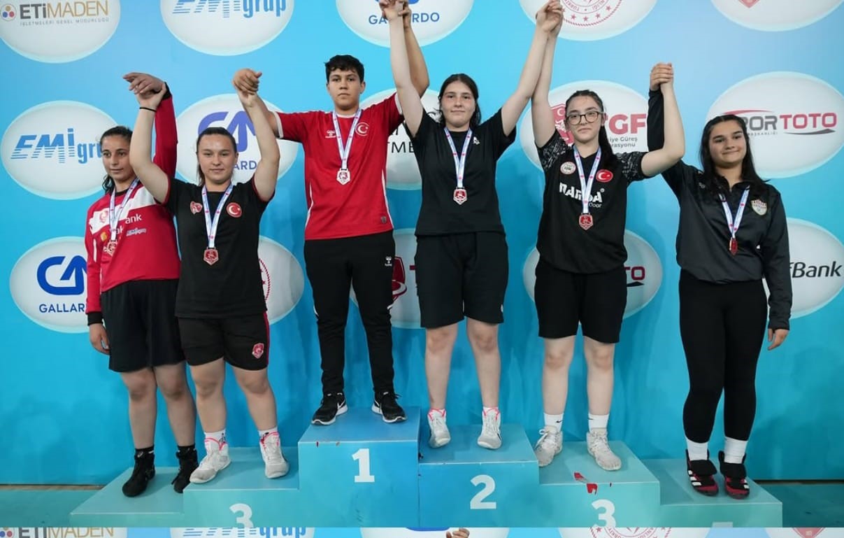 kastamonulu-genc-guresci-yusra-turkiye-ucuncusu-oldu