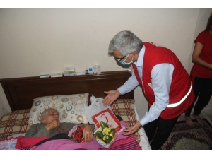 Kızılay Engelli Anneyi De Unutmadı