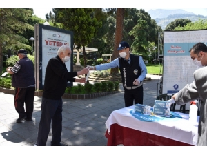 65 Yaş Ve Üstü Vatandaşlar 20 Bin Adet Maske Dağıtıldı