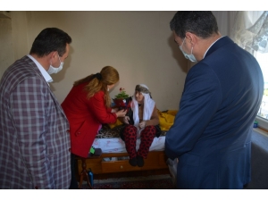 Asırlık Annelere Anneler Günü Ziyareti