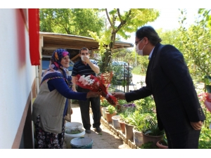 Anneler Gününde Şehit Annelerini Yalnız Bırakmadılar