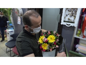 Çiçekçilerin Anneler Günü’ndeki Yoğun Mesaisi Kısıtlama Da Dinlemedi