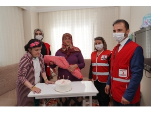 İki Ay Sonra Dışarı Çıktı, İlk İş Olarak Engelli Kızı Ve Eşine Bayramlık Aldı