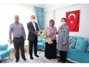 Vali Toraman İle Eşinden “Anneler Günü” Ziyaretleri