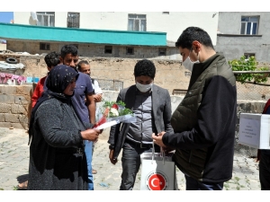 Kaymakam Şehit Annelerini Evlerinde Ziyaret Etti