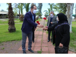 Başkan Ekim, Anneler Günü’nü Unutmadı