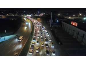 Yasak Bitti, Kilometrelerce Araç Kuyruğu Havadan Böyle Görüntülendi