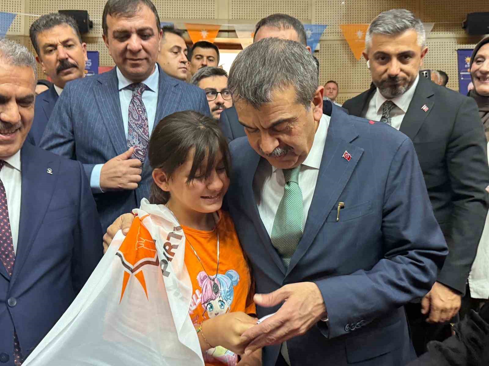 bakan-tekin-bu-sorunu-cozecek-bir-iradeyi-bir-daha-goremeyebiliriz
