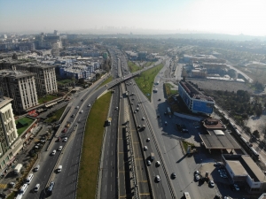 Kontrollü Hayatın Başlamasının Ardından İstanbul’da Trafik Yoğunluğu