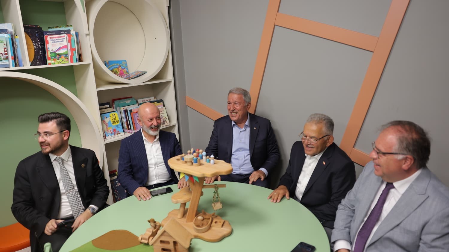 baskan-colakbayrakdar-kutuphanelerle-zenginlestirilmis-bir-sehir-insa-ediyoruz