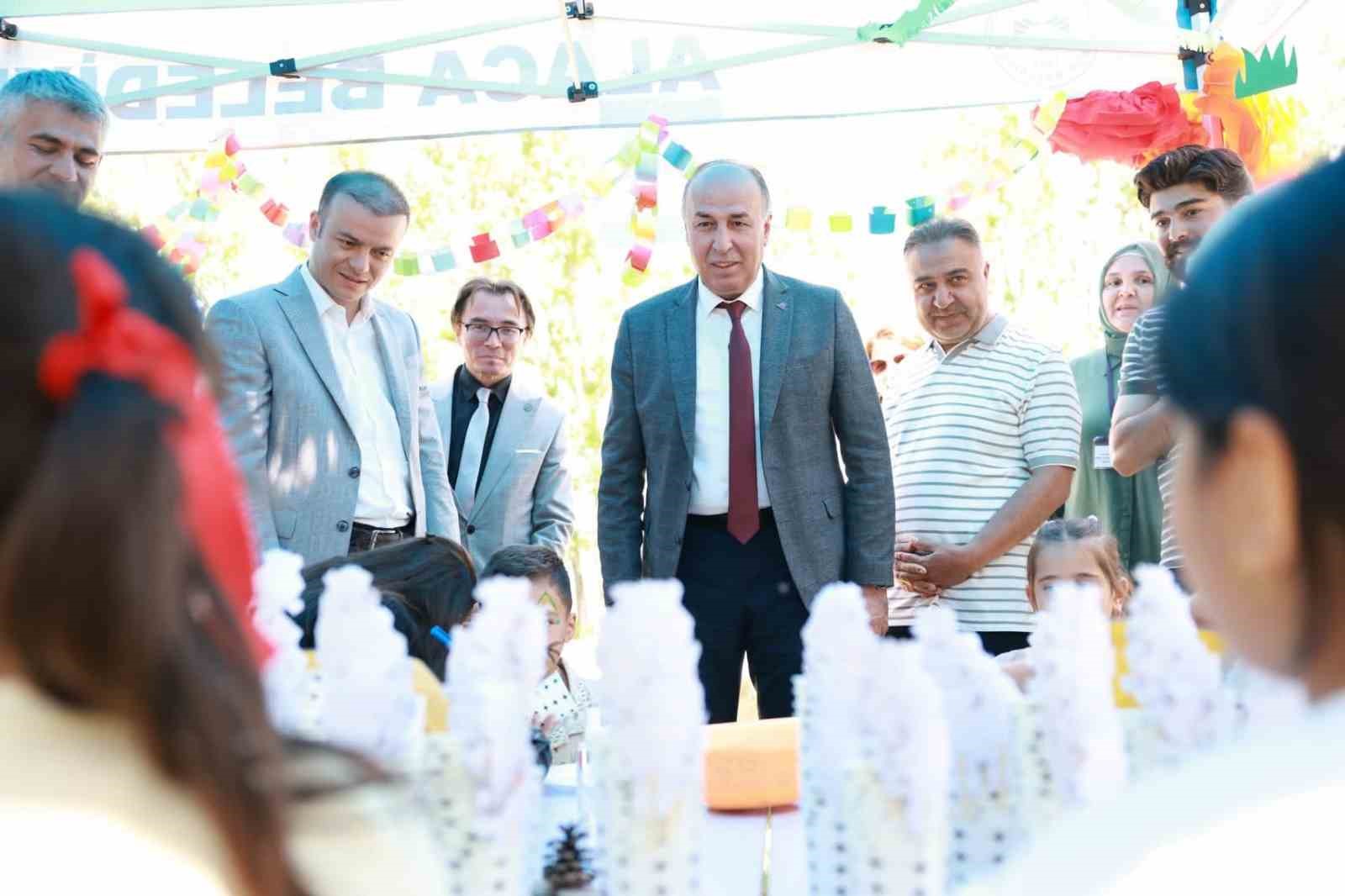 alaca-da-ailemle-egitim-yolculugu-senligi-renkli-karelere-sahne-oldu
