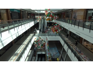 Avm’ler Ve Kuaförler Alınan Önlemlerle Yeniden Hizmet Veriyor