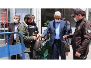 Aksaray Kızılay Şubesinin İhtiyaç Sahiplerine Desteği Sürüyor