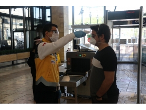 Avrupanın En Büyük Otoyol Alışveriş Tesisi Müşterilerine Kapılarını Açtı