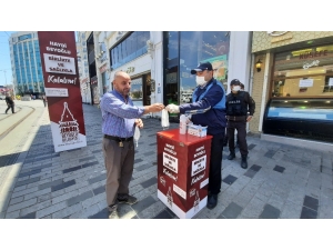 Taksim Meydanı Ve İstiklal Caddesi’nde İş Yerleri Açılıyor