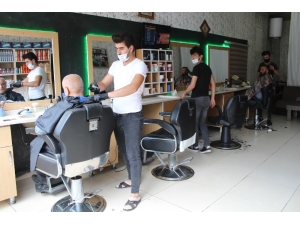 Şemdinli’de Berber, Kuaför Ve Güzellik Salonları Açıldı