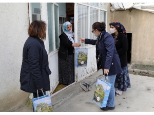 Van Büyükşehir Belediyesinden Anneler Günü Kutlaması