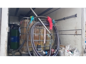 Kamyonet Kasasında 3 Bin Litre Karışımlı Kaçak Akaryakıt Ele Geçirildi