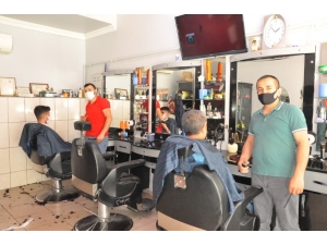 Berber, Kuaför Ve Güzellik Salonları Yeniden Faaliyete Geçti