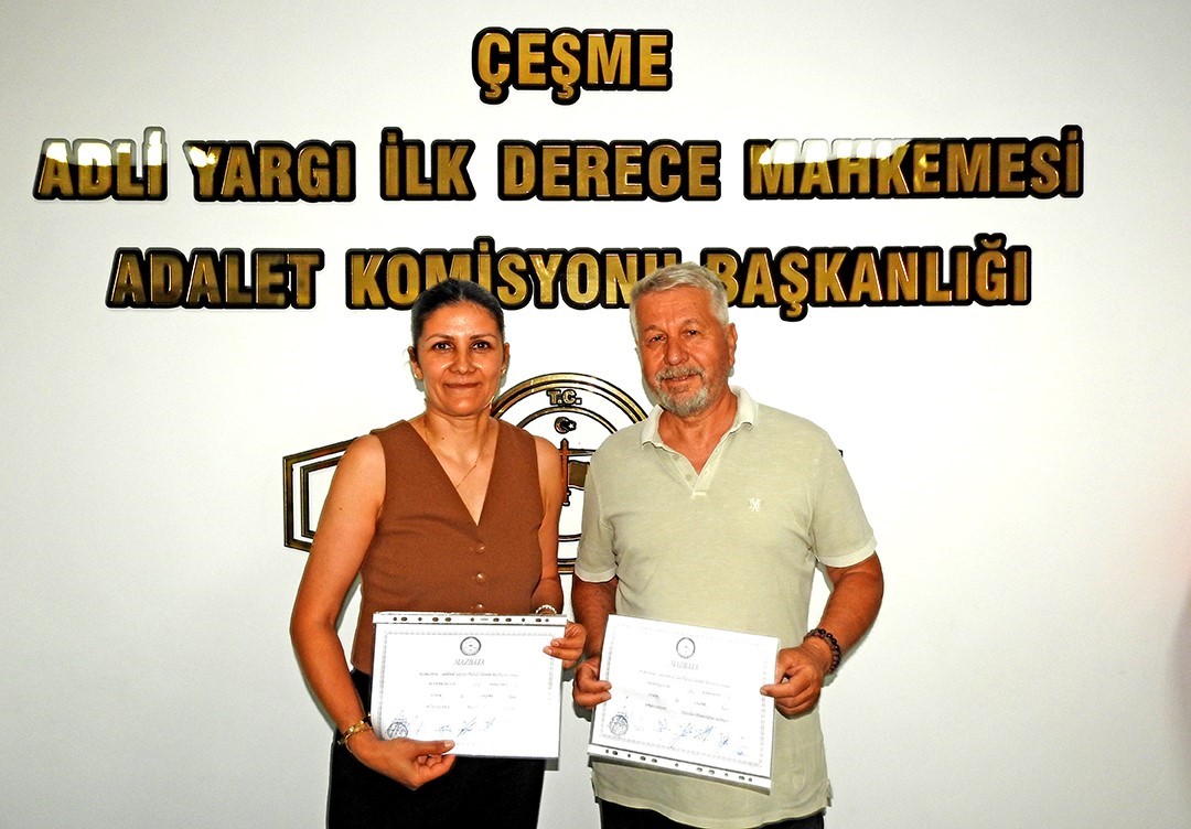 cesme-de-yeni-secilen-muhtarlar-mazbatalarini-aldi