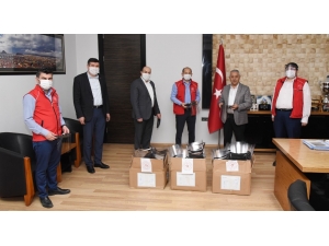 Başkan Zeybek’ten Belediyelere Hijyen Malzemesi Desteği