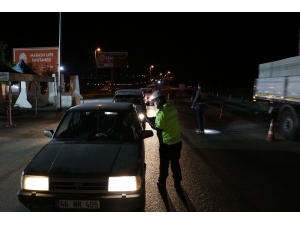 Kahramanmaraş’da Giriş Çıkış Kısıtlaması Sona Erdi, Polis Noktalarında Araç Yoğunluğu Oluştu