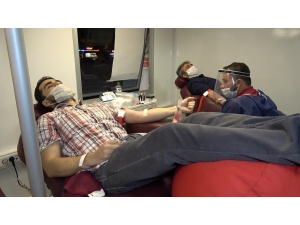 Kırıkkale’de, Kan Stokları Azalınca Öğretmenler Kan Bağışladı