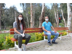 Sosyal Mesafeli Banklar Parklara Yerleştirilmeye Başlandı