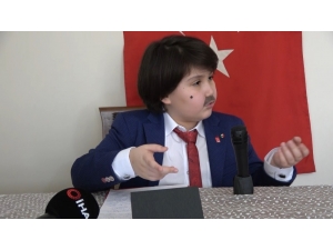 İlkokul Öğrencisinin Fahrettin Koca Taklidi Gülümsetti