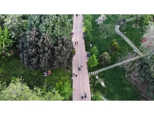 Yasağa Rağmen Maçka Parkı’na Giden Vatandaşların Yoğunluğu Havadan Görüntülendi