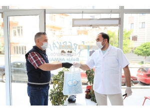 Büyükşehir, Berber Ve Kuaförlere Koruyucu Set Dağıttı