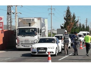 Seyahat Kısıtlaması Kaldırılan Şanlıurfa’da Kent Girişinde Araç Yoğunluğu Yaşandı