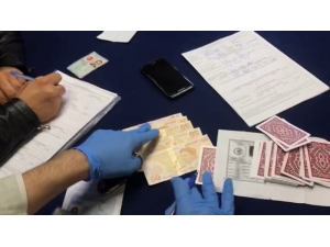 Kumar Oynatılan İş Yerine Polis Baskını