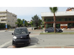 Antalya’da Trafik Kazası: 1 Yaralı